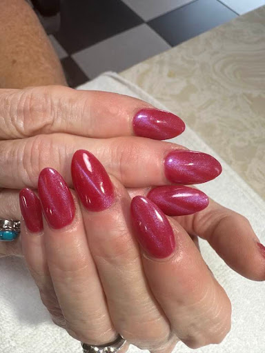 Dee Dee Nails - Visual