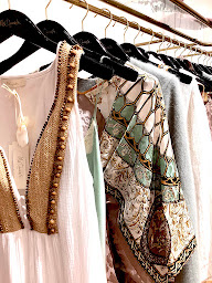 Photo n°12 de Mes Demoiselles Neuilly-sur-Seine à Neuilly-sur-Seine (Magasin d'articles en soie)