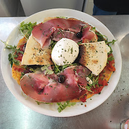 Photo n°33 de La Marina /Pizzéria Marina Calzonaria (Cuisine Familiale et Artisanale) à Hourtin (Restaurant)