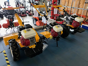 Photo n°11 de RICARD ET FILS LA SOUTERRAINE - HUSQVARNA à La Souterraine (Atelier de réparation de tracteurs)