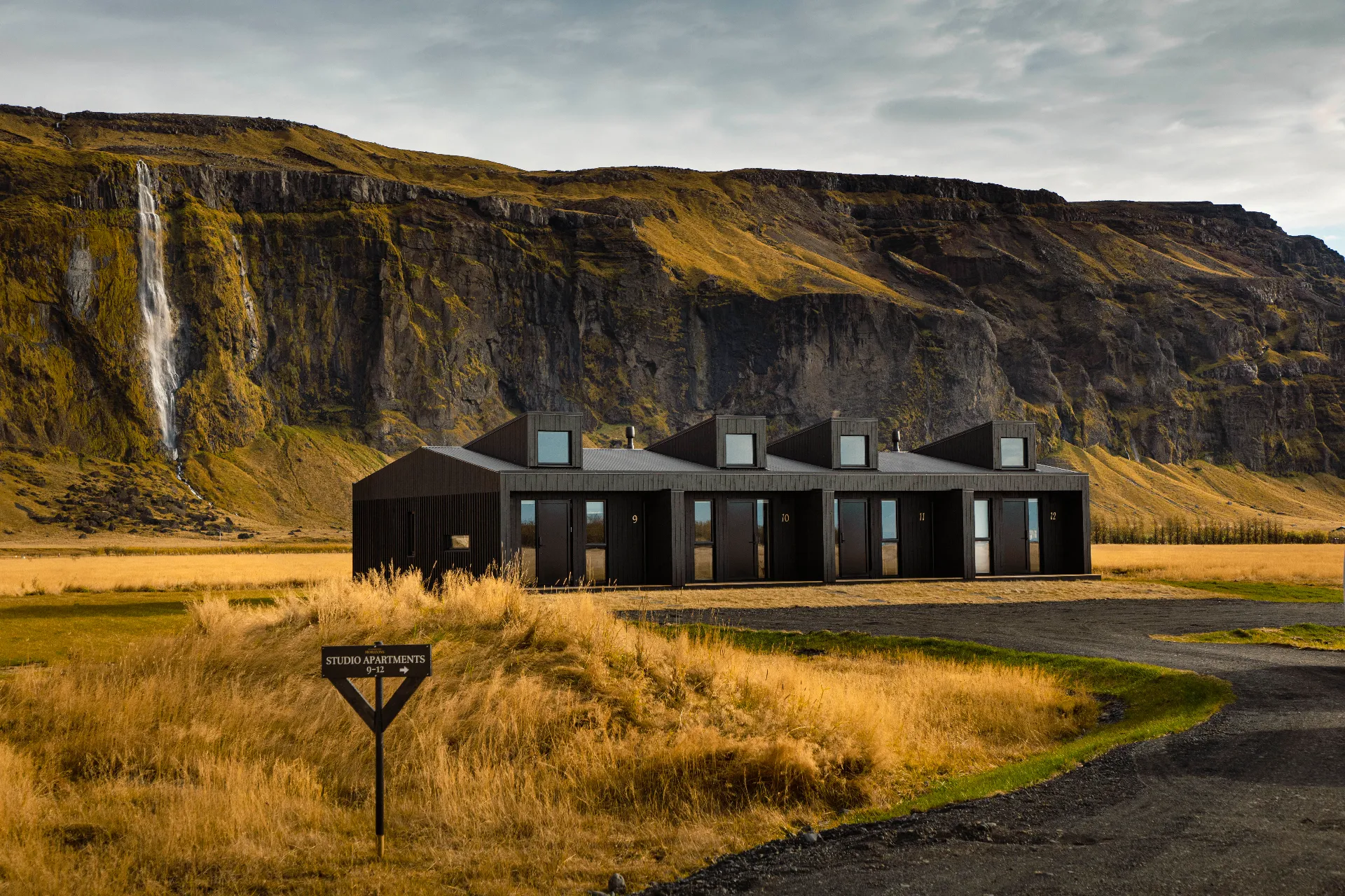 Seljalandsfoss Horizons
