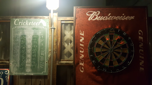 Ernie's - Visual