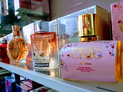 Photos of PERFUMES Y C&Iacute;A
