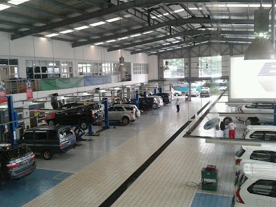 Photos of Dealer Toyota Cibinong