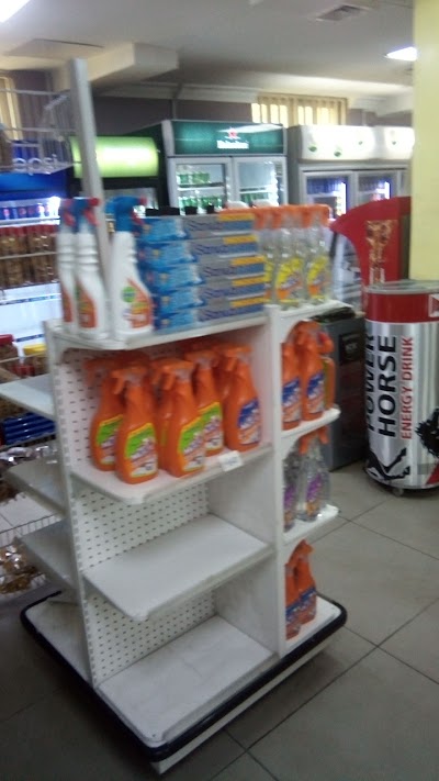 Photos of Lee Oasis