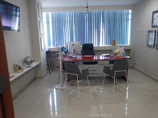 Dra. Monserrat Almaguer Neurocirugia