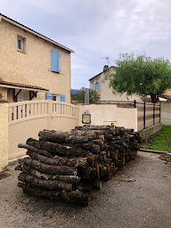 Photo n°17 de La Bouscatière - Bois de chauffage / Granulés de bois / Pellets à Le Castellet (Négociant en bois)