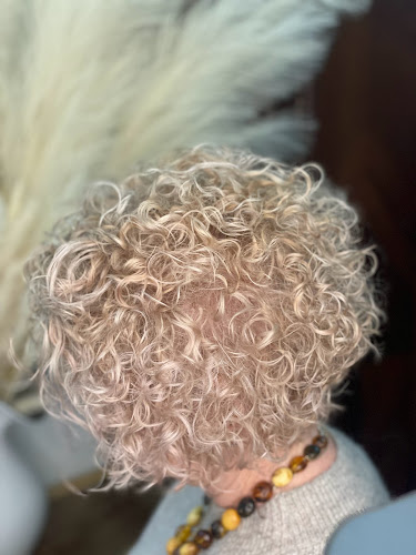 Just Pretty Atelier Fryzur