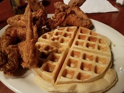 Photos of Gladys Knight's Signature Chicken & Waffles