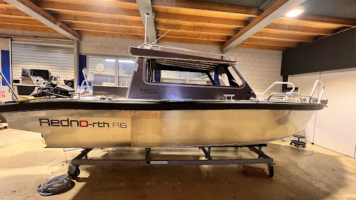 Outboard Shop Rotterdam - Thumbnail