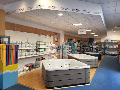 Photo de L'Eau Cost Piscine Clermont Ferrand à Chauriat (63117)