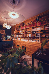 Photo n°59 de La Table Des Poètes à Montpellier (Cave à vins)