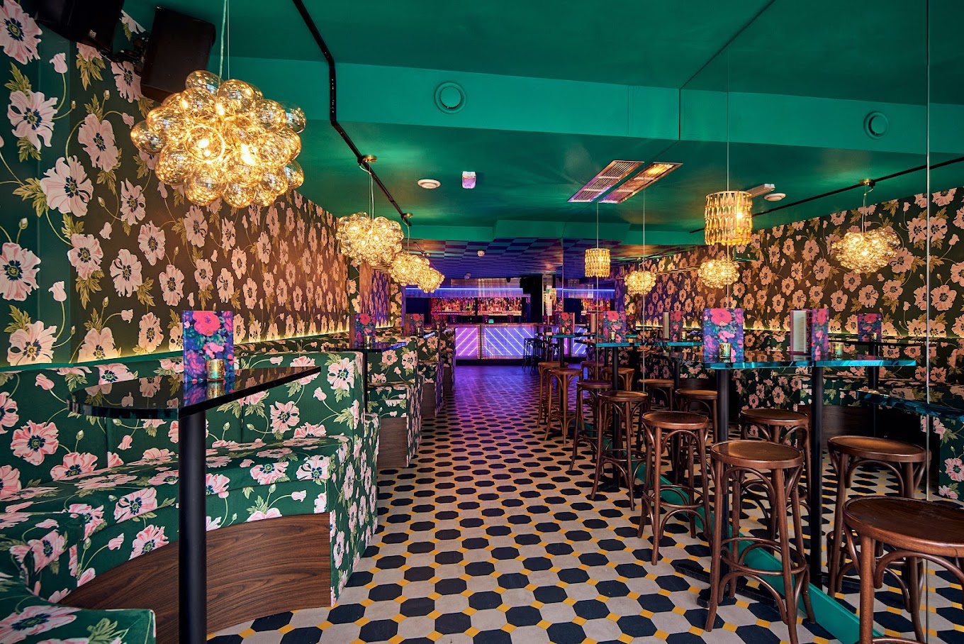 Discover the best bars in Clapham for an unforgettable nightlife experience. From The Little Orange Door to Girlfriend Clapham, explore unique venues with great vibes, signature cocktails, and live entertainment.