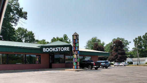 Goodwill Bookstore - Visual
