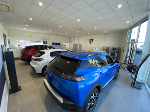 Photo n°24 de Garage PEUGEOT / OPEL Arpajon à Arpajon (Concessionnaire Opel)