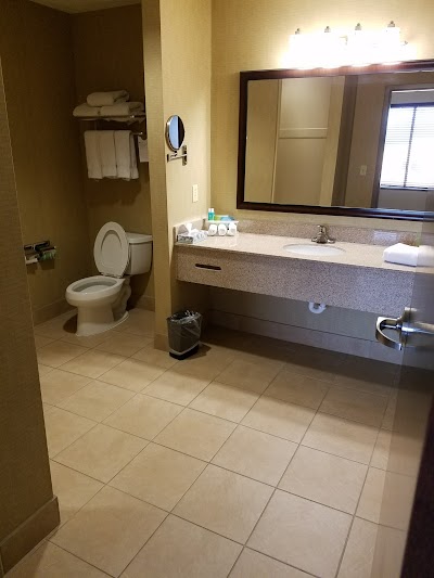 Photos of Holiday Inn Express & Suites Opelika Auburn