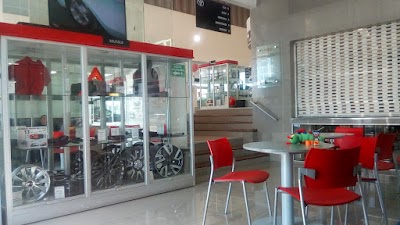 Photos of TOYOTA TOLUCA