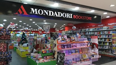 Mondadori Bookstore