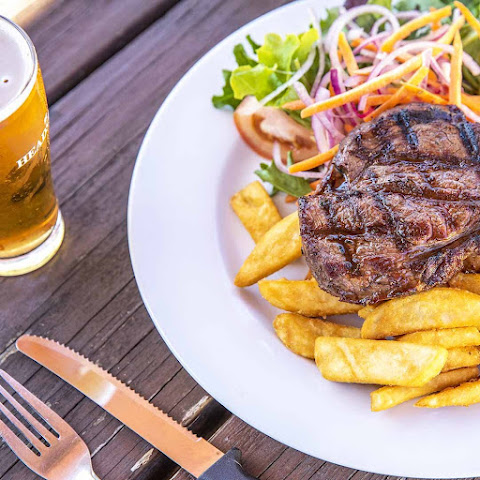 Victoria Hotel Warrnambool by null