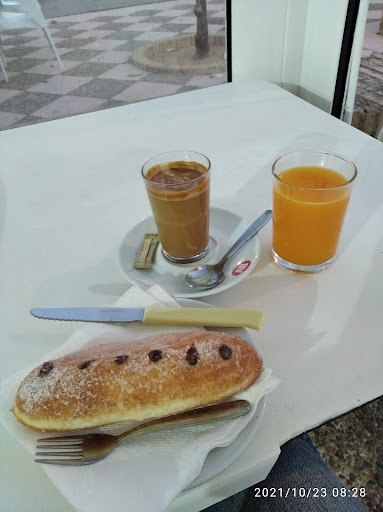 Café-bar la plazuela. - Thumbnail