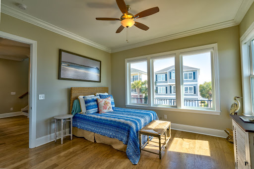 Christianna Vlahos Broker / REALTOR® Gallery - United States