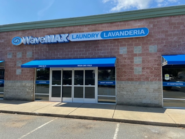 Self-service laundry at WaveMAX Laundry Charlotte, NC, Charlotte, NC
