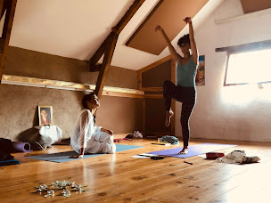 Photo n°11 de Yoga School Bretagne - Formation au professeur de Yoga - Centre Védique à Ploërdut (Professeur de yoga)