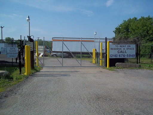 Dan's Dry Dock - Visual