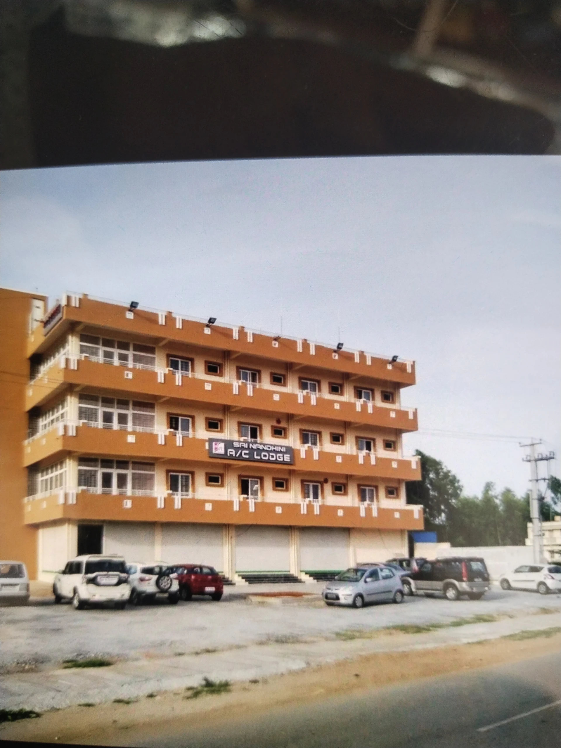 Sai Nandhini A/c Lodge