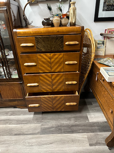 Infinity Antiques - Visual