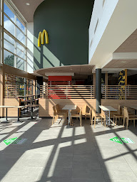 Photo n°24 de McDonald's à Morainvilliers (Sandwicherie)