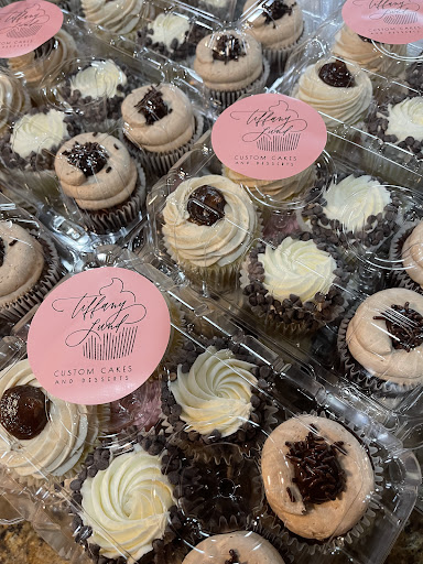 Tiffany Lund Custom Cakes and Desserts - Thumbnail