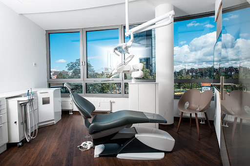 Nova-Smile-Zahnarzt Dr. Daniels in Düsseldorf - Thumbnail