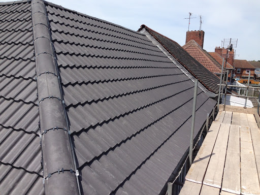 E.M.R Roofing - Visual