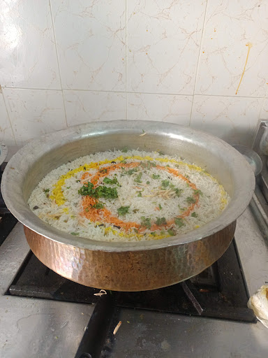 Looking for the best chicken biryani in Janakpuri? 🍗 Our Handi Biryani is slow-cooked to perfecti…