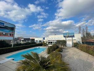 Photo n°4 de Piscines Desjoyaux Châteaurenard à Châteaurenard (Magasin d'articles de sports)