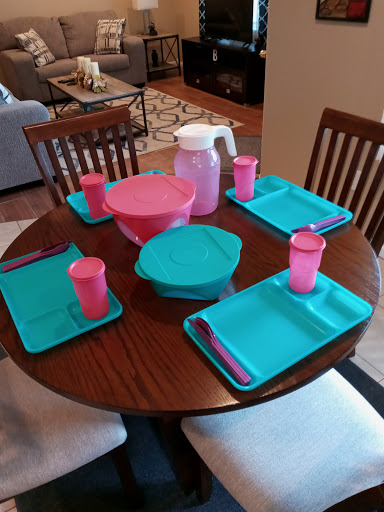 Dave's Tupperware - Visual