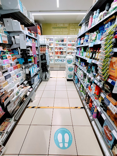 Comments and reviews of Co-op Food - Petrol Wayside