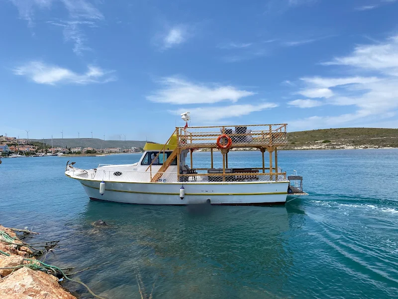 Alaçatı Tekne Turu Niyazi Kaptan Mekan ve Vitrin Görünümü