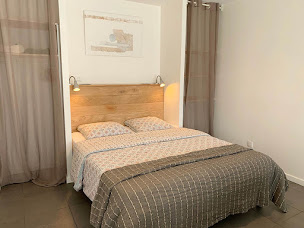 Photo n°9 de home33 à Saint-Rémy-lès-Chevreuse (Lodge)