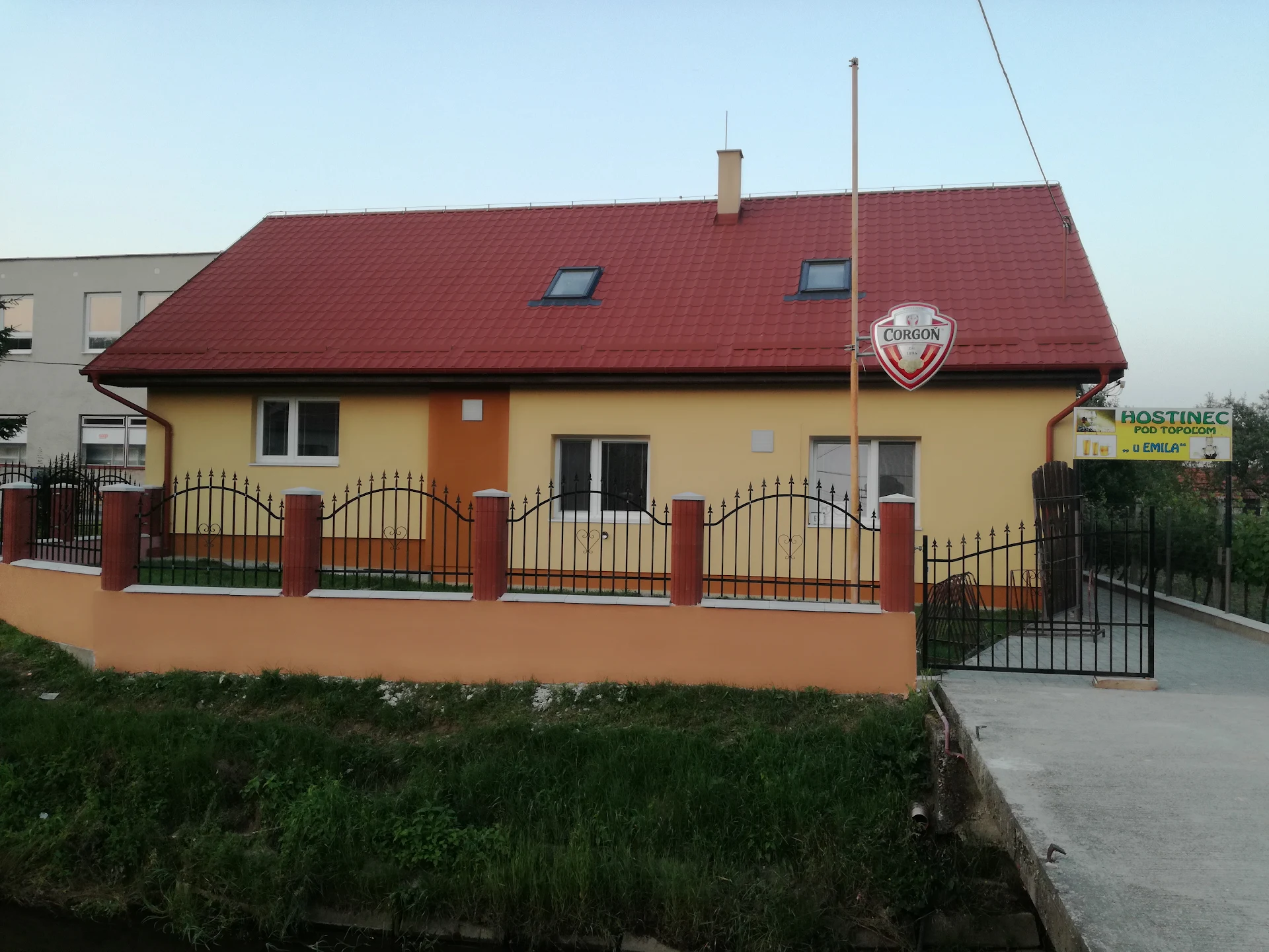 Hostinec pod Topoľom