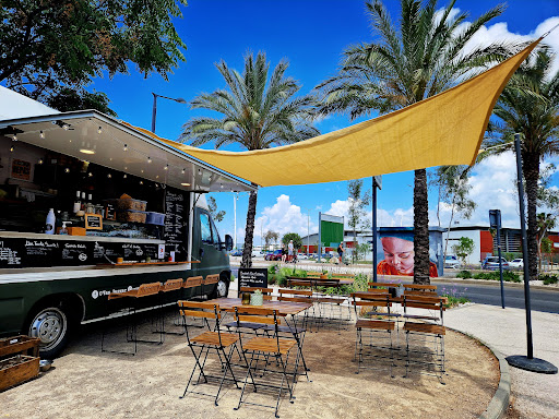 Photo 5 - O'VanBurger Food truck