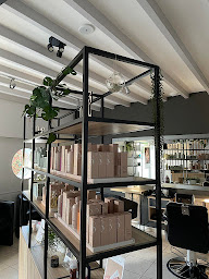 Photo n°10 de Ls Coiffure à Ambrières-les-Vallées (Salon de coiffure)