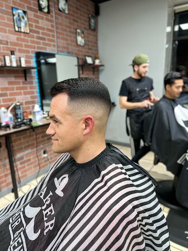 PRISTINE BARBER STUDIO - Visual