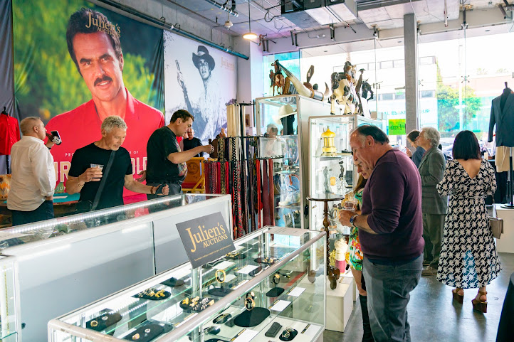 Julien's Auctions by null