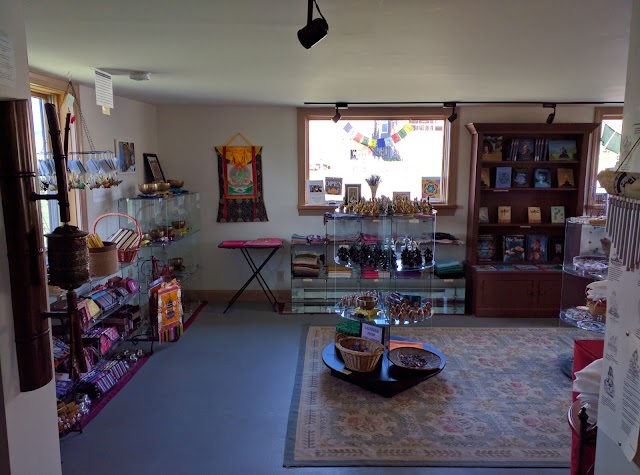 Ewam and Garden of One Thousand Buddhas