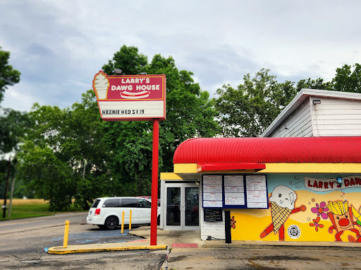 Larry's Dawg House - Thumbnail
