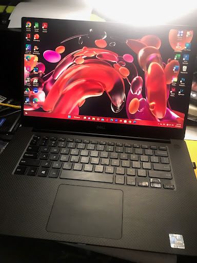 1 Pit Stop Laptops - Visual