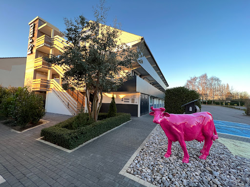 Photo de Domaine du Martinaa - Gite, Piscine chauffée, Parc Animalier en Normandie à Saint-Désir (14100)