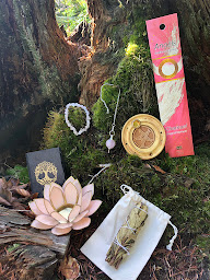 Photo n°1 de Fées et Chaudrons à Saint-Jean-le-Centenier (Magasin d'articles spirituels)